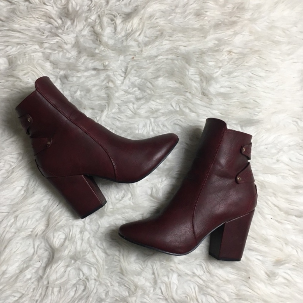 Jacob he’s burgundy sz 10 boots